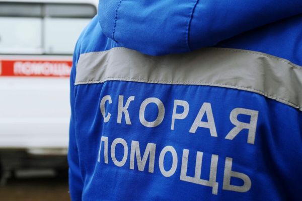 Петербурженка сломала позвонок на скользком крыльце отделения полиции