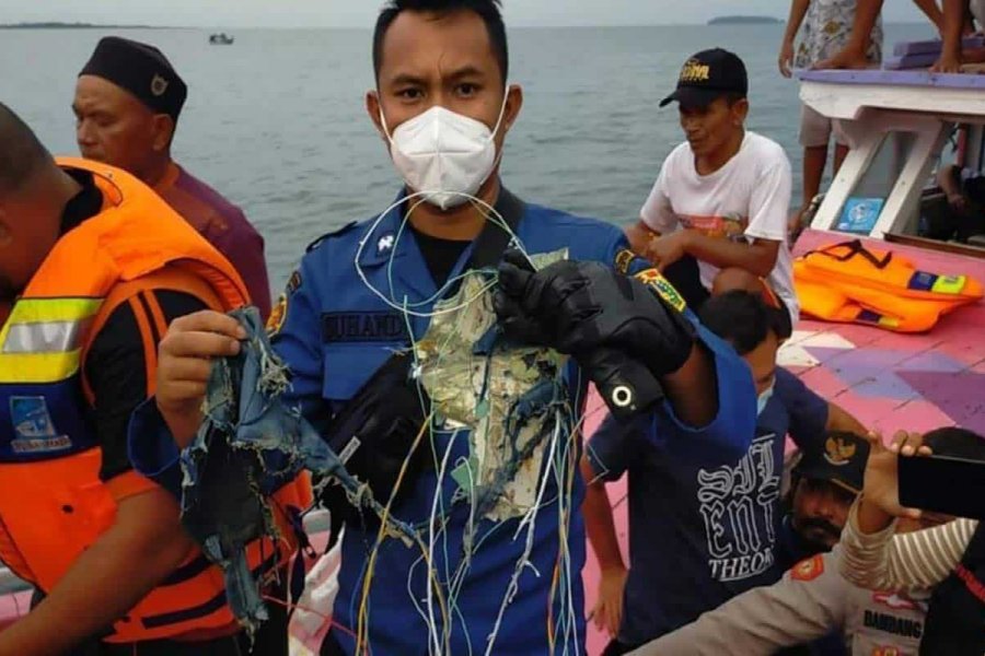 В Индонезии потерпел крушение пассажирский Boeing 737