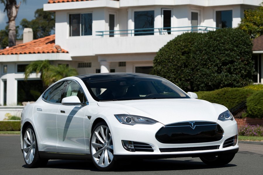 В Китае засомневались в безопасности электрокаров Tesla