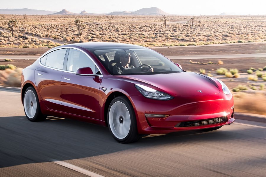 Tesla приостановила выпуск электрокара Model 3