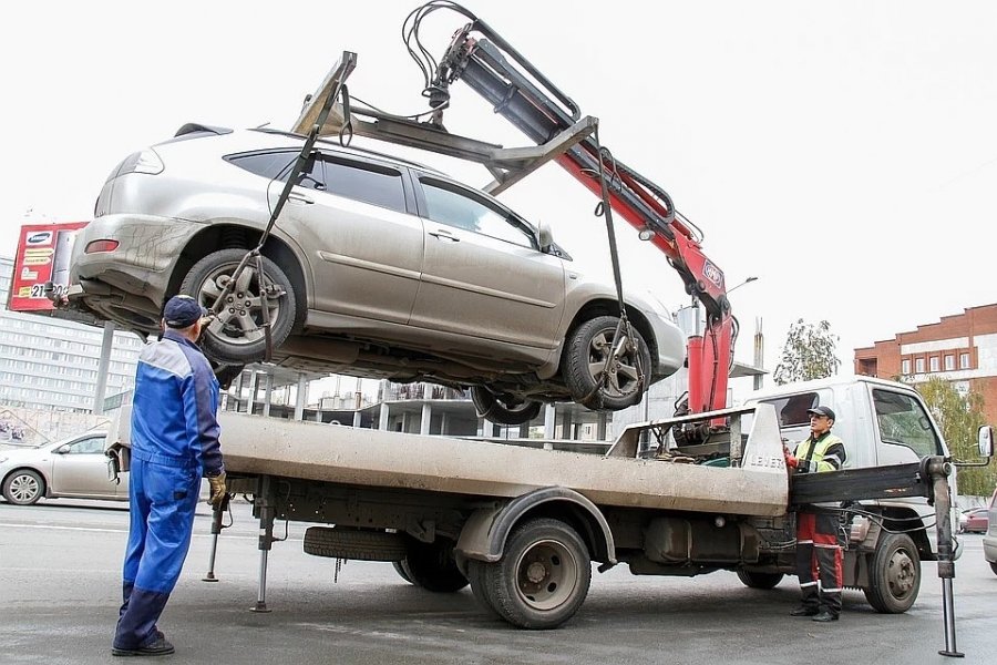 В Москве вступили в силу новые тарифы на эвакуацию автомобилей