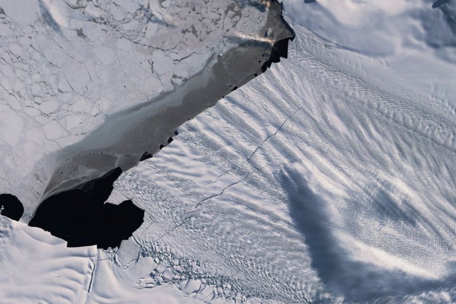 Распад одного из крупнейших ледников Антарктики в 2018 году резко ускорился