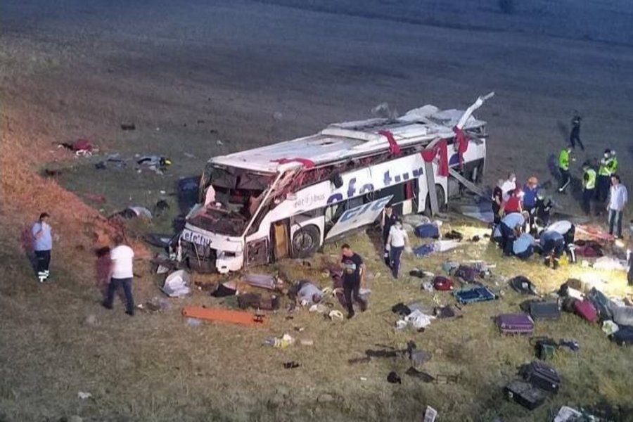 В Турции автобус попал в ДТП: 14 человек погибли, 18 ранены