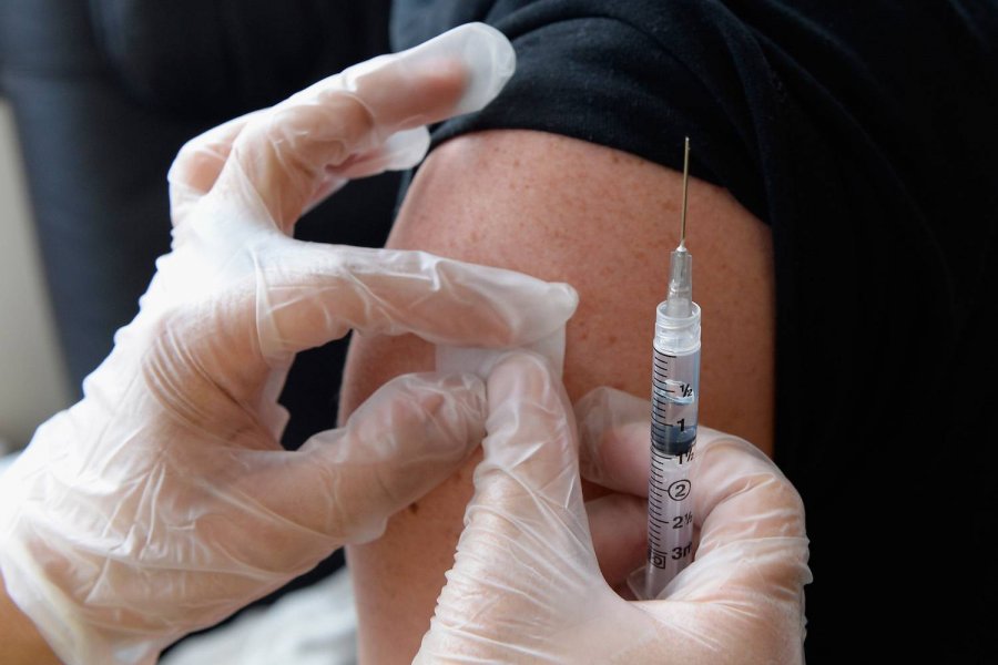 Ученые: После начала массовой вакцинации от коронавируса летальность увеличилась на 116-238,5%