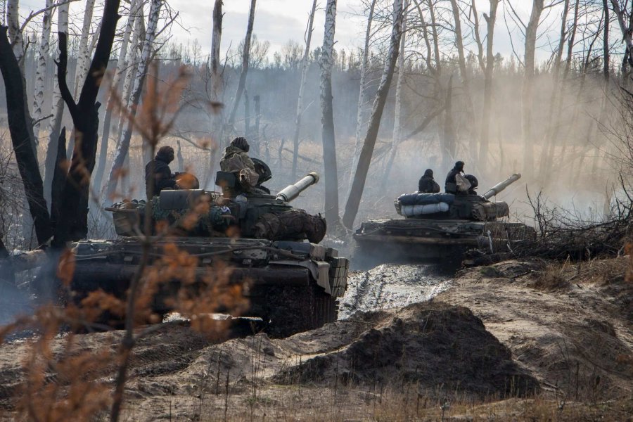 ДНР экстренно перебрасывает танки на фронт под мощными атаками ВС Украины