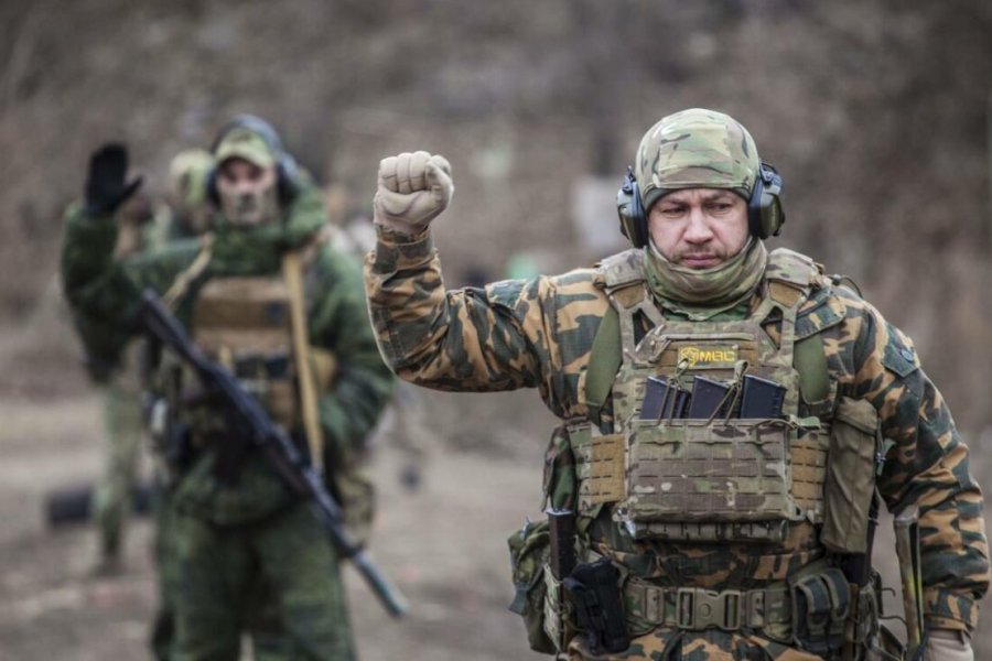 Ополченцы ДНР окружили группу из нескольких десятков украинских спецназовцев