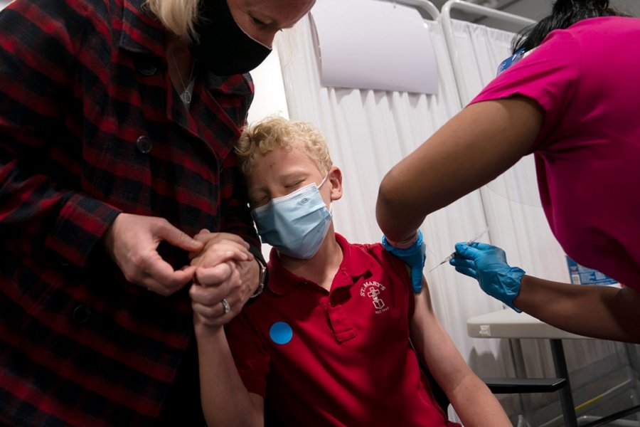 Доктор медицинских наук Иванов выступил против вакцинации детей от COVID в России