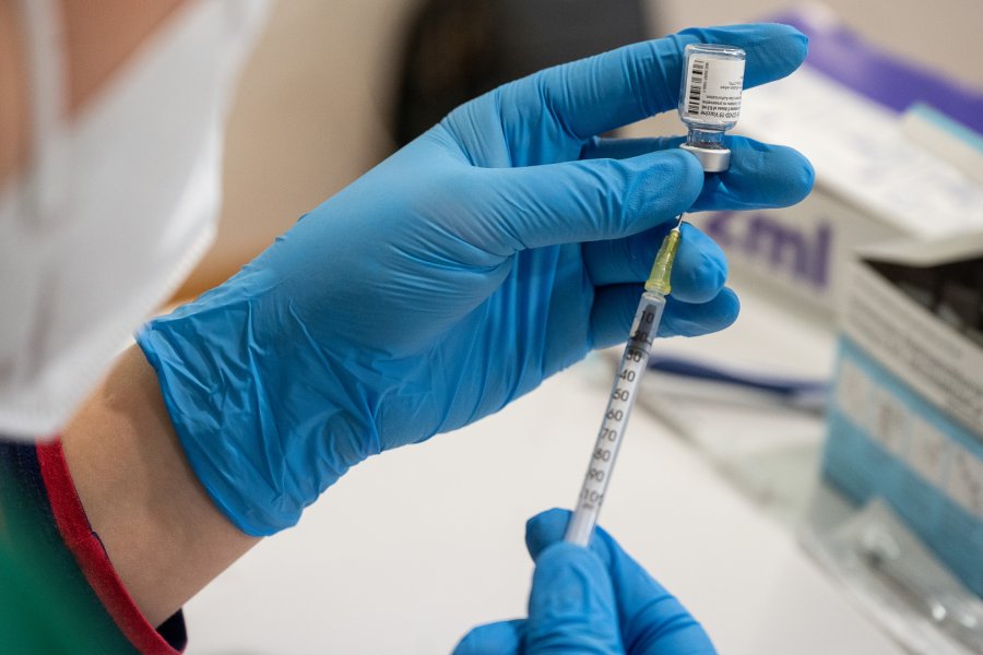 В Великобритании предложили ревакцинироваться от коронавируса через три месяца после прививки