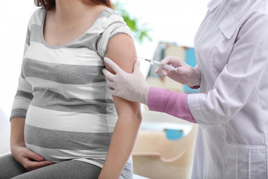 Гинеколог Мальгина сообщила гражданам РФ, что вакцины не влияют на зачатие ребенка