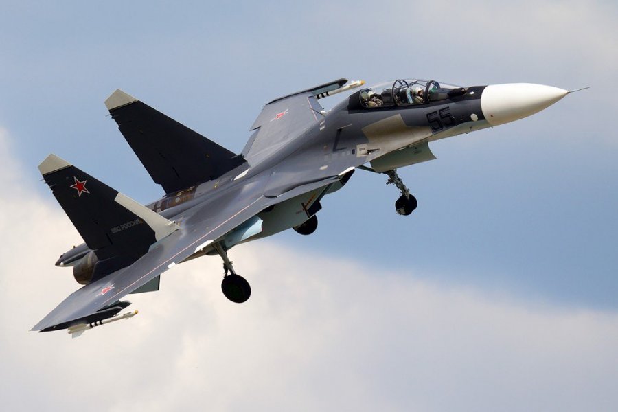 Истребители Су-30СМ обнаружили самолет НАТО в воздушном пространстве Украины