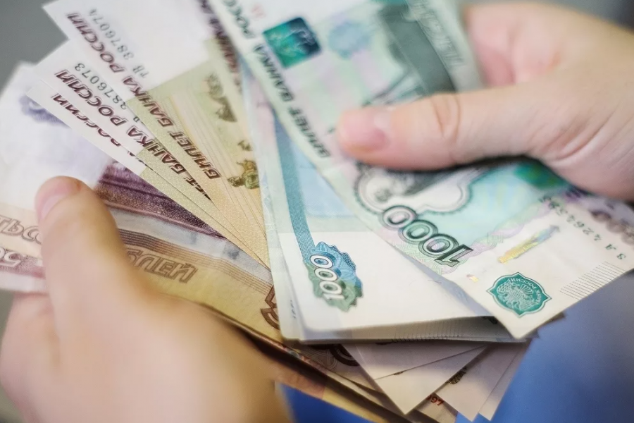 Единовременная выплата 17 200 рублей каждому россиянину в возрасте от 28 до 72 лет