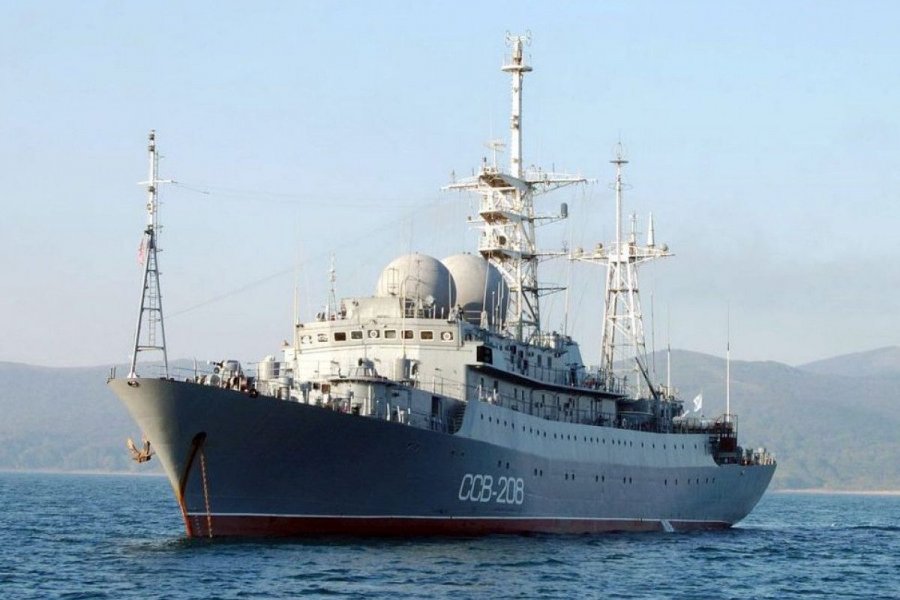Российский  корабль-разведчик вошел в зону развертывания американской авианосной ударной группы