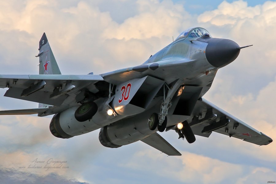 ВКС России в срочном порядке перебросили истребители МиГ-29 на базу Тияс в Сирии