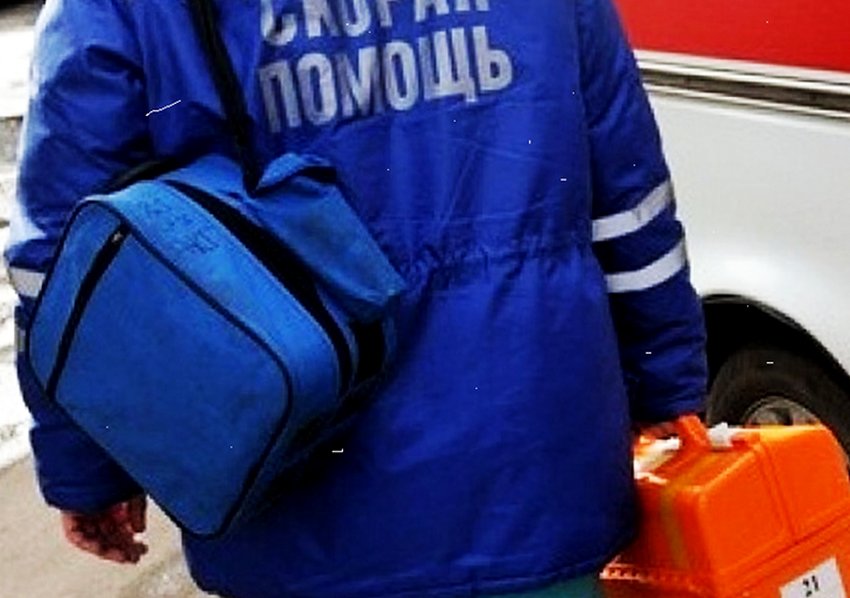 В Санкт-Петербурге пьяный пациент набросился с кулаками на вызванного к нему врача скорой помощи