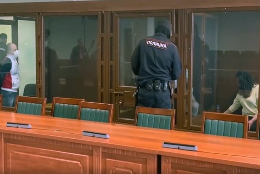 В Санкт-Петербурге суд вынес приговоры участникам банды, обвиняемым в серии разбойных нападений. Единственная среди осуждённых женщина получила самый большой срок