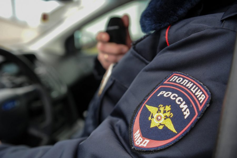 Полиция Оренбурга ищет вандала, облившего краской билборд «Zа мир»