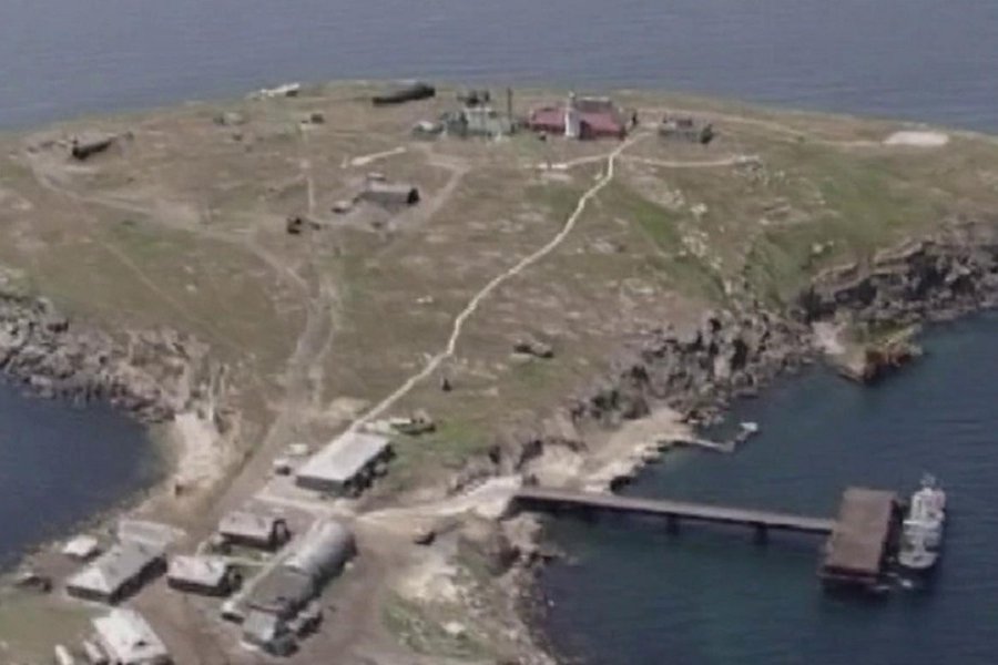 Спутник обнаружил военную активность на острове Змеиный