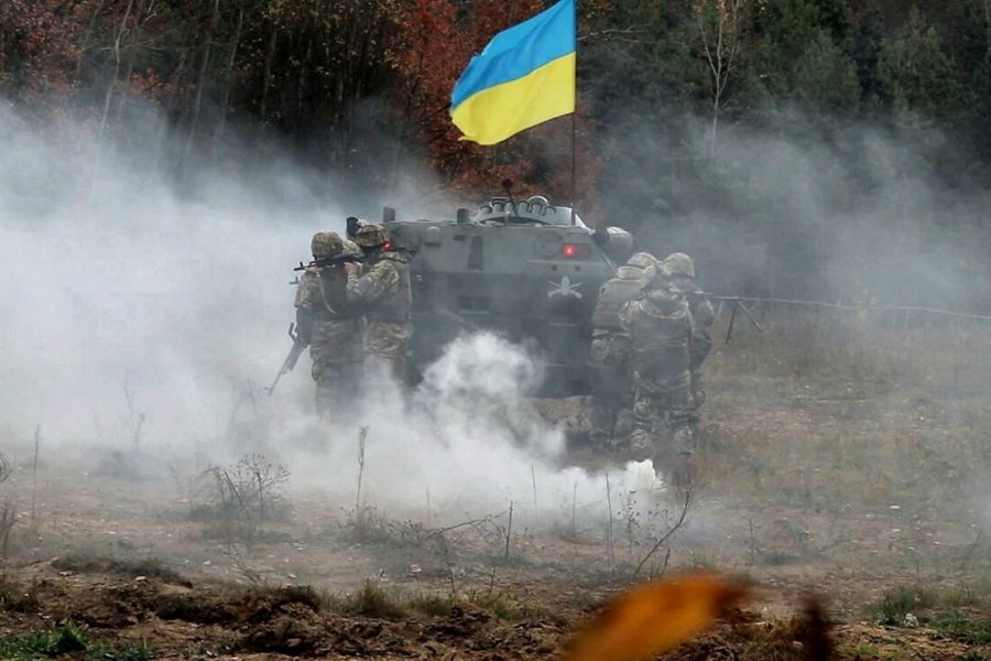 МК: перечислены сценарии будущего Украины после окружения боевиков ВСУ в Донбассе