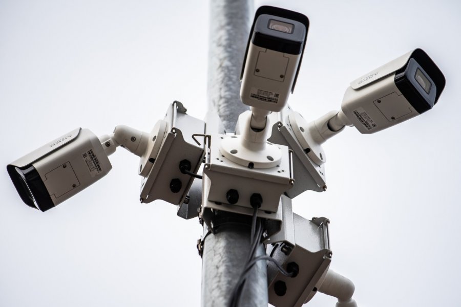 Граждан предупредили об угрозе слежки из-за уязвимости камер видеонаблюдения